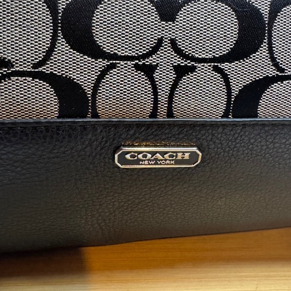 Coach Park Signature KT Zip Satchel F31921 EUC - Picture 3 of 13